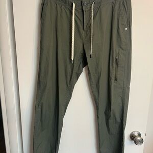 Vuori Forest Green Cropped Pants